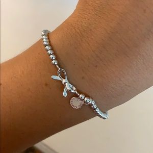Dainty bow bracelet
